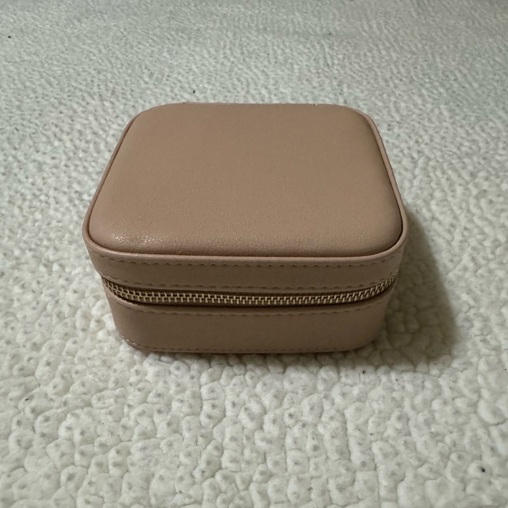 Chic Rose Gold Travel Jewelry Organizer